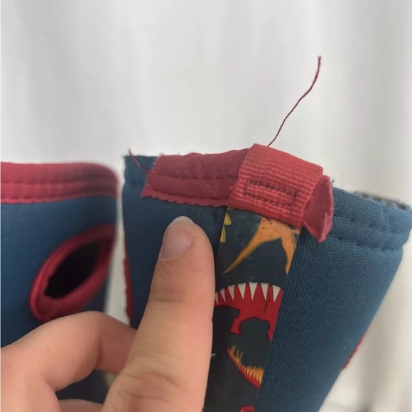 Bogs K Classic Youth Size 5 Dino Rain Boot Pull On waterproof Flaw - Picture 9 of 15